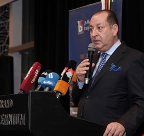 بالوثيقة.. رئيس مجلس الإعمار (العراقي) يبدأ بحملة تبرعات واسعة للاردن بخمسين الف دولار، وأطفال العراق يأكلون من حاويات القمامة !