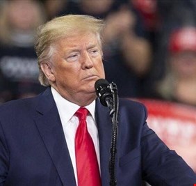 ترامب يدعو لتصنيع 100 ألف جهاز تنفس صناعي بعد تخطي الإصابات بكورونا في أمريكا الصين وإيطاليا