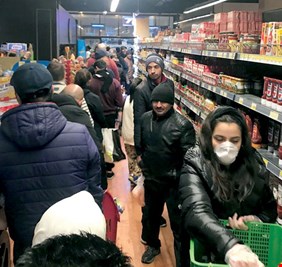 بالفيديو .. عمليات نهب وسلب في الاردن. وانهيار وسرقات وتسليب في شوارع العقبة