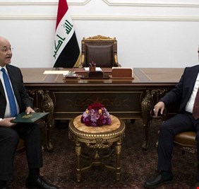 قانوني يتوقع أن يسحب الرئيس صالح تكليف الزرفي بعد الطعن بعضوية أحد أعضاء الاتحادية