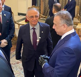 في أول تغريدة من حسابه الشخصي بعد التكليف: مصطفى الكاظمي يتعهد أمام الشعب العراقي...