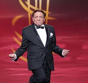 عادل إمام ينضم إلى تيك توك