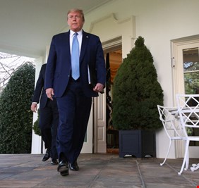 ترامب يهدد بتعليق عمل الكونغرس