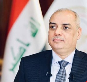 بعد كارثة رحلة الاردن ، وزير النقل يعزل مسؤول مطار بغداد، ولم يعزل مرافق وكيله المسبب للمشكلة !