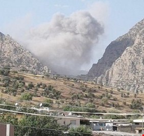 قيادي كردي ينتقد موقفي بغداد وأربيل من استهداف مخيم اللاجئين في مخمور بطائرات تركية