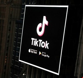 تيك توك يحظر المستخدمين دون 16 عاما من الرسائل المباشرة