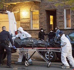 انخفاض حاد لوفيات كورونا اليومية في الولايات المتحدة