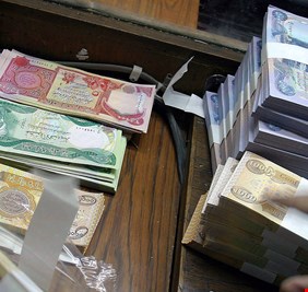 خبير اقتصادي يثير نقطة مهمة بشأن بلوغ رواتب الموظفين والمتقاعدين 63 تريليون: كيف ارتفعت 15 تريليون إضافي؟