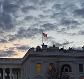 مسؤول: إدارة ترامب تعتزم الإسراع بتطوير لقاح لكورونا