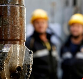 النفط يواصل الارتفاع