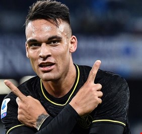 برشلونة يجهز عرضا جديدا لضم الأرجنتيني مارتينيز