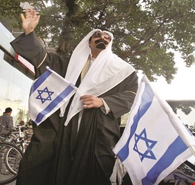 بالفيديو .. صحفي سعودي يهاجم 