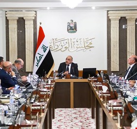 مقترح حكومي ’قاسٍ’ بشأن رواتب الموظفين: استقطاع 50 بالمائة من المخصصات!