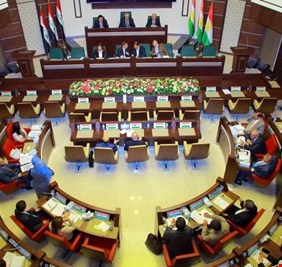 في ديمقراطية كردستان .. برلمان الإقليم يرفع الحصانة عن أحد أعضائه بسبب إنتقاده ( إبن ) مسعود البرزاني