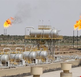 بالفيديو : فوضى في مجنون .. محتجون يغلقون أكبر حقول النفط في العراق