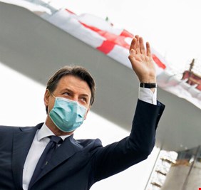 كونتي مخاطبا الإيطاليين: أمامنا أشهر صعبة لكننا سنقضي عطلة الصيف على الشواطئ لا بالحجر