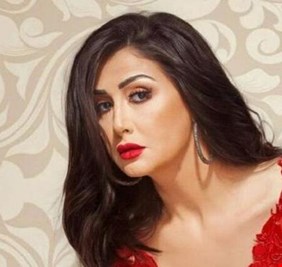 بعد إعلان زواجها للمرة 12.. غادة عبد الرزاق تتورط في خلاف مع ناقد معروف
