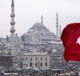 حزب معارض: تركيا قد تلجأ للانتخابات المبكرة بسبب انهيار الأوضاع الاقتصادية