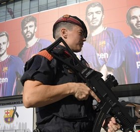 اعتقال مواطن دولة عربية خطط لارتكاب عملية إرهابية خلال الكلاسيكو بين برشلونة وريال مدريد