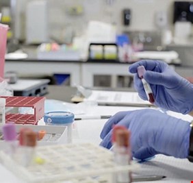 كورونا.. باحثون عراقيون يحققون انجازاً مهماً بجهود محاربة الفيروس