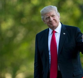 ترامب في تهنئة بعيد الفطر: نتذكر الآن أكثر من أي وقت مضى ما الذي يجلبه الدين إلى حياتنا