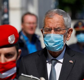 رئيس النمسا يعتذر عن مخالفته قيود كورونا ويتعهد بدفع الغرامة