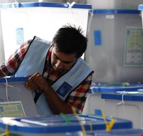 بيان شديد اللهجة من مفوضية الانتخابات: بعض السياسيين يرفضون القانون الجديد!