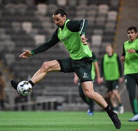 إبراهيموفيتش يتعرض لإصابة قوية قد تنهي مسيرته