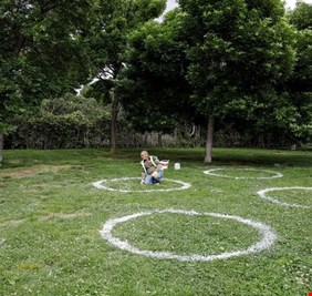 8 طرق للخروج والبقاء في أمان أثناء جائحة فيروس كورونا