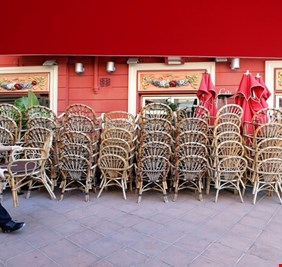 فرنسا تستعد للمرحلة الثانية من تخفيف إجراءات العزل