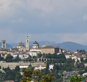 مع اقتراب عودة الحركة بين المقاطعات.. لومبارديا الإيطالية تدعو سكانها للحذر!