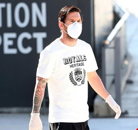 رغم إصابة خمسة لاعبين بفيروس كورونا، إلاً أن ميسي لم يصب به، وغيابه عن التمرين كان لسبب آخر !