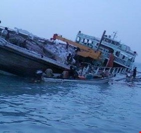 غرق (بهبهان) في خور عبد الله بالبصرة ليلة أمس، يفضح عمليات تهريب النفط بين العراق وإيران !