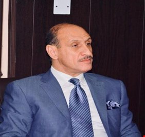 خريجون يطالبون درجال بفتح تحقيق في ملف تعيينات الوزارة