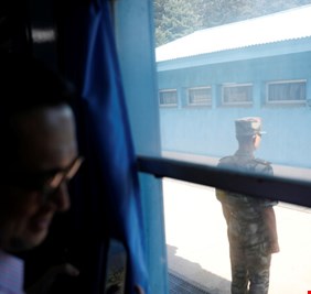 كوريا الشمالية تستجيب لاتصال من الجنوب