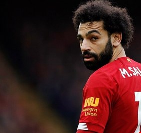 محمد صلاح يحتفل بعيد ميلاده ويشارك متابعيه بكتاب جديد