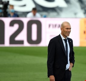 زيدان يثور في وجه لاعبي ريال مدريد