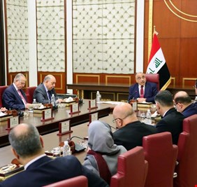 لعدم قانونيتها، وإسوة بما فعله عبد المهدي نفسه، سياسيون وخبراء يطالبون الكاظمي بإلغاء القرارات التي صدرت أثناء تصريف الأعمال