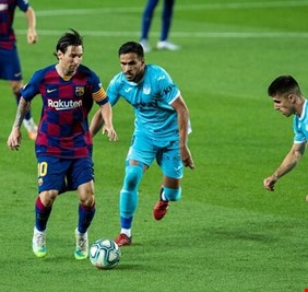 برشلونة يواصل عروضه القوية ويتجاوز عقبة ليغانيس بثنائية