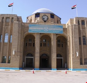 وزير النقل يعفي مدير الموانئ، ويعين مديراً غيره، ومحافظ البصرة  يلغي الإعفاء، ويرفض تعيين المدير الجديد.. والموانئ دايخة منو مديرها ؟