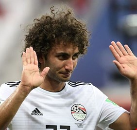 عمرو وردة يتورط في واقعة تحرش جديدة مع صحفية يونانية مشهورة