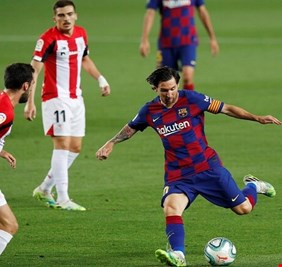 عشية عيد ميلاده.. ميسي يواصل صناعة التاريخ مع برشلونة