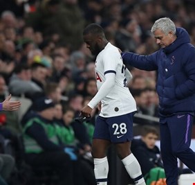 أغلى لاعب في تاريخ توتنهام يتمرد على مورينيو بعد شجار بينهما