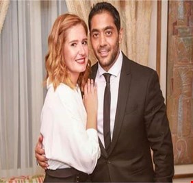 بعد طلاقه من هنا شيحة .. خطوبة فلوكس من مذيعة لبنانية