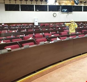 مجلس النواب يوضح: هكذا يعالج النواب المصابون بـ كورونا وهو أمر طبيعي !