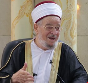 الأقربون أولى (بالمنصب) .. شعار طبقه كبير علماء المجمع الفقهي السني، حين رشح إبن أخيه وزوج إبنته لمنصب بدرجة وزير .. الوثيقة تتكلم