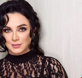 سلاف فواخرجي.. أمي معي في شارع شيكاغو!