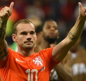 على خطى روبن.. الهولندي شنايدر يلمح لعودته عن الاعتزال