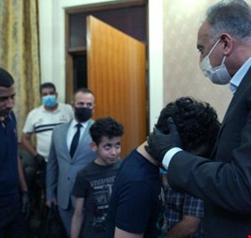 بالصور : زيارة الكاظمي لعائلة الهاشمي