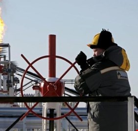 للمرة الأولى.. شركة روسية تورد صنفا جديدا من النفط إلى الصين